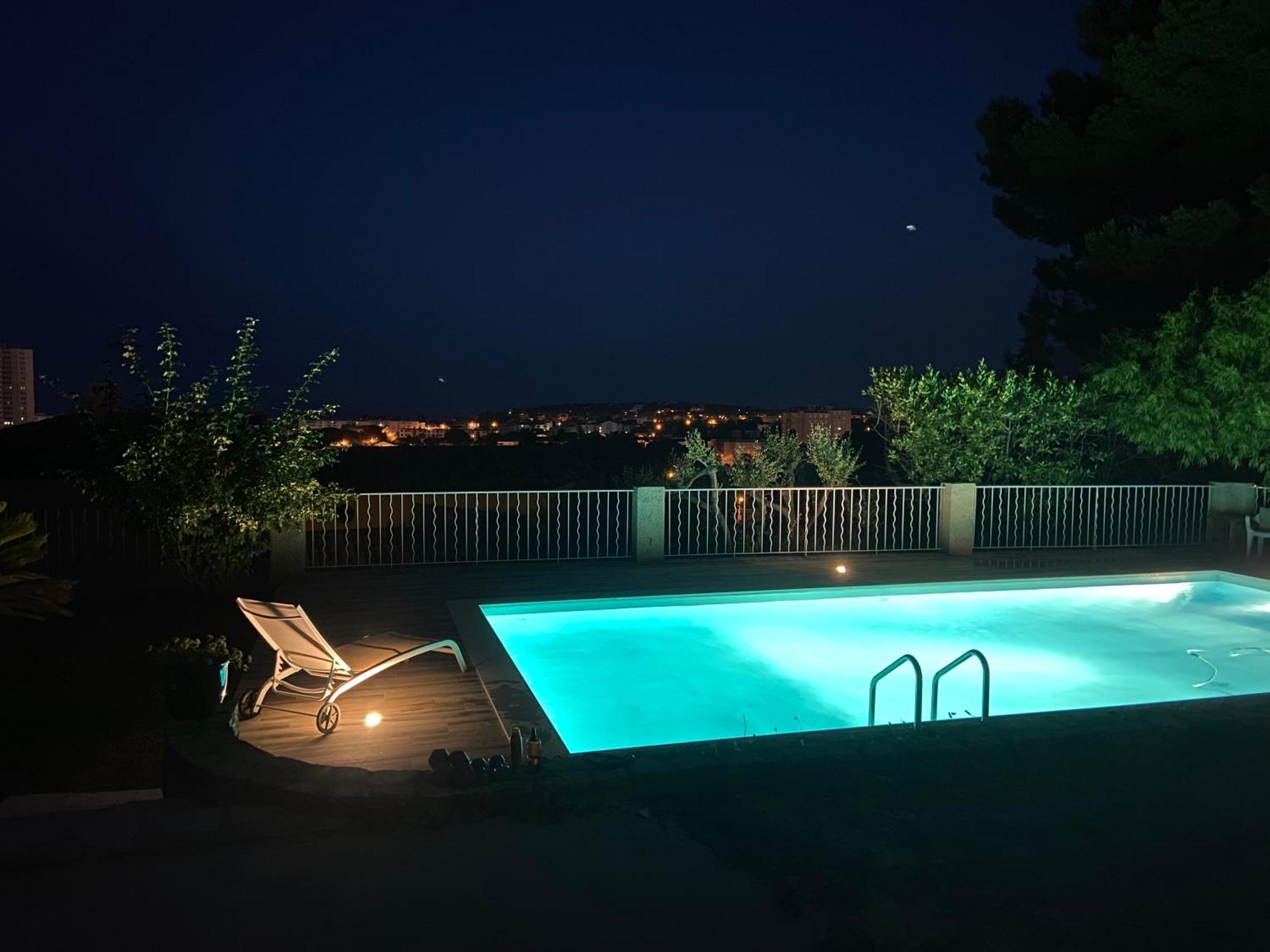 Vila Grande Maison Vue Mer Avec Piscine 15Mn A Pieds De La Plage La Seyne-sur-Mer Exteriér fotografie