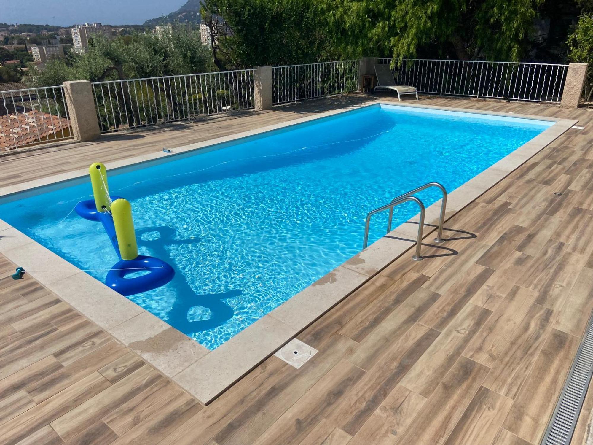 Vila Grande Maison Vue Mer Avec Piscine 15Mn A Pieds De La Plage La Seyne-sur-Mer Exteriér fotografie