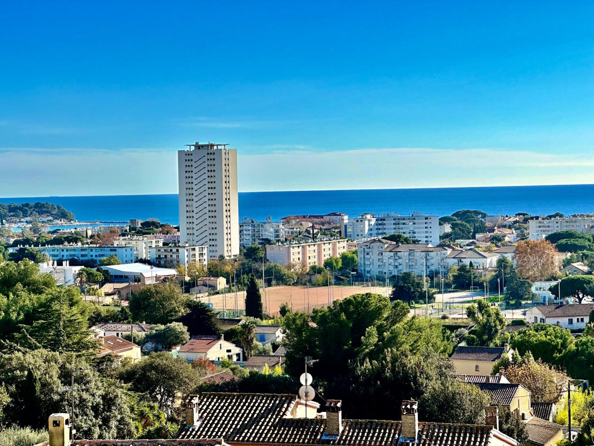 Vila Grande Maison Vue Mer Avec Piscine 15Mn A Pieds De La Plage La Seyne-sur-Mer Exteriér fotografie